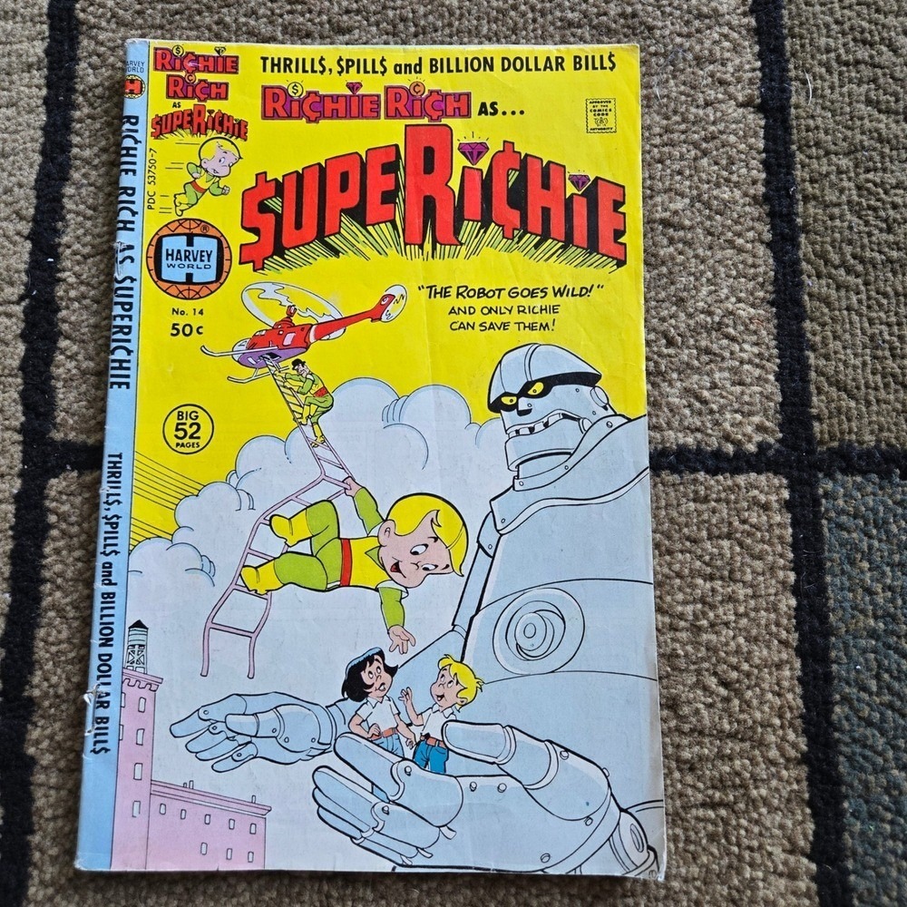 Vintage Richie Rich Comic Book Lot Harvey World Super Richie Casper 200th Issue